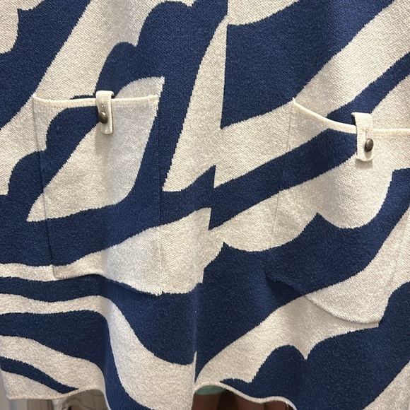 New - Picture 3 of 4